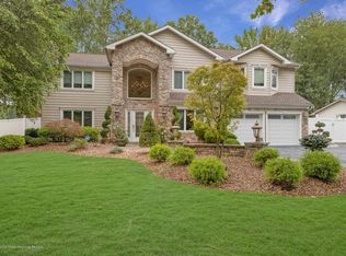 31 Ryan Rd, Manalapan, NJ 07726