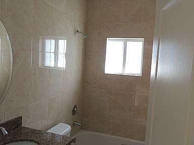 3rd image of 825 SW 5th St