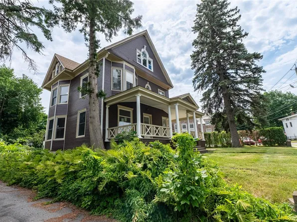 21 Park St, Malone, NY 12953