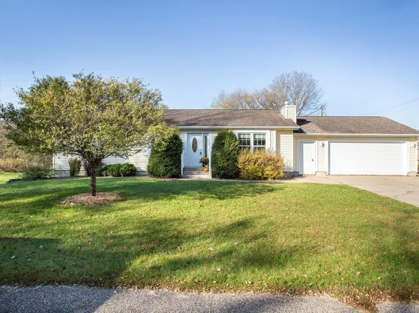 207 S Martin St, Elmwood, WI 54740