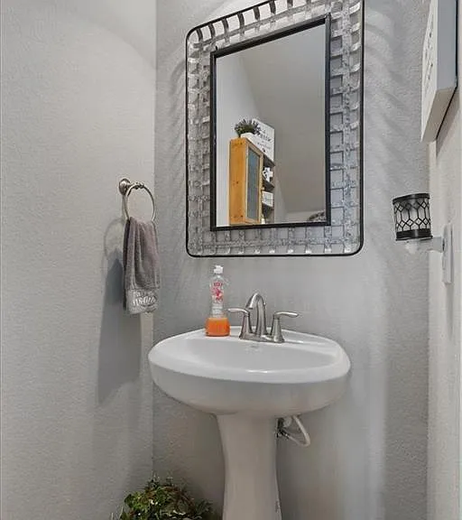 12311 Altamira St — Photo 18
