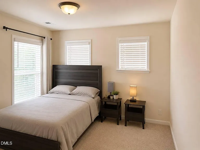 328 Villanova Dr — Photo 22