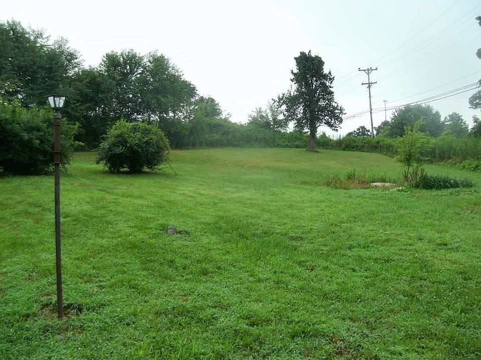 2nd image of 102 Cherry Tree Rd