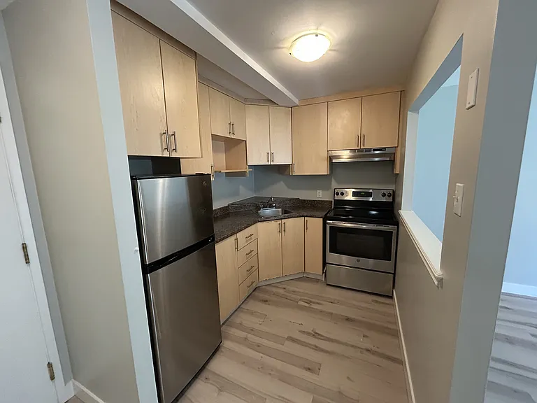 5222 Green St #13 — Photo 2