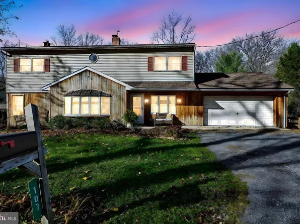 107 Moonshine Rd, Jonestown, PA 17038