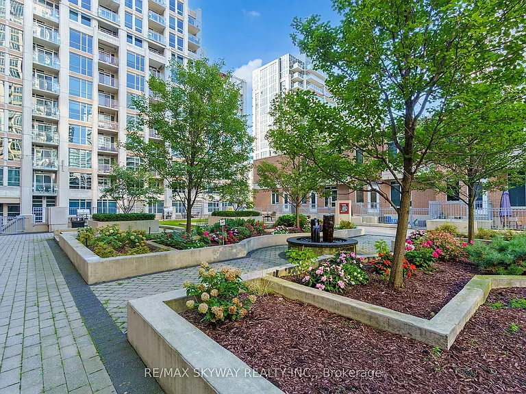 628 Fleet St #LPH03 — Photo 37