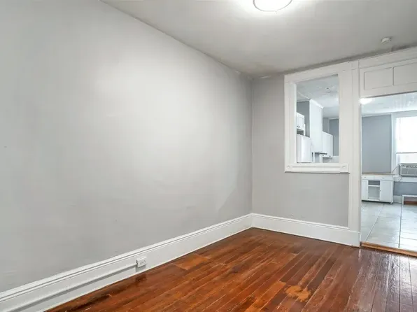 527 Jackson Street image 4 of 8