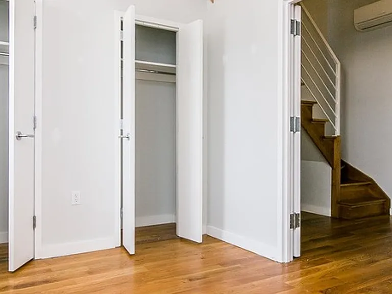 100 Dupont St #1H — Photo 5