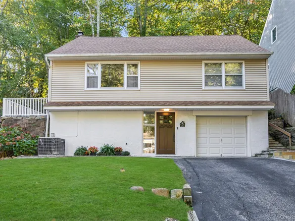 57 Oakdale Road, Centerport, NY 11721