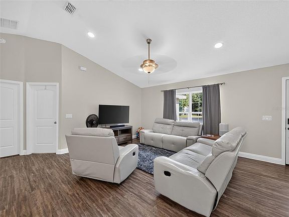 4th image of 217 VALENCIA ROAD