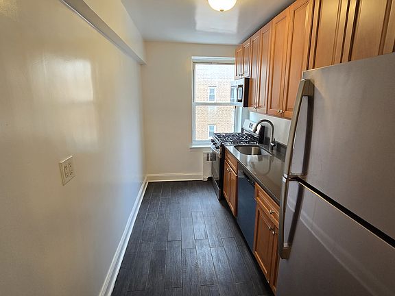 3rd image of 3335 76th St APT 4C