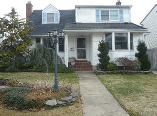 1285 Darby Rd E, Wantagh, NY 11793