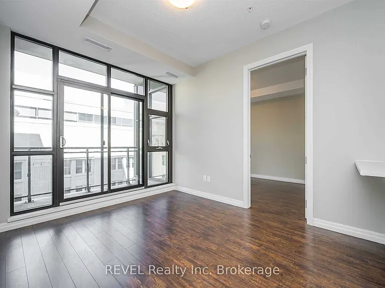 112 King St E #907 — Photo 19