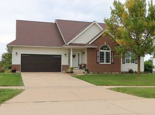 2415 Lansing Dr, Marion, IA 52302