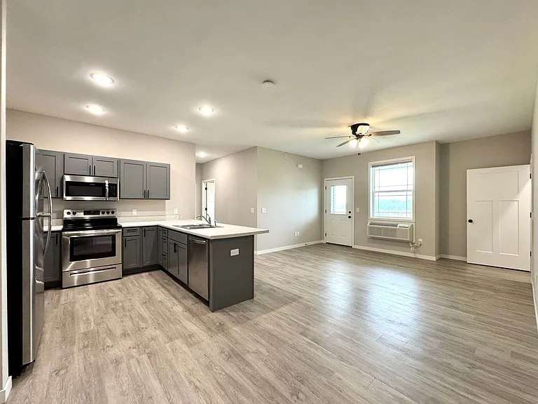 West 5th Townhomes — Photo 6