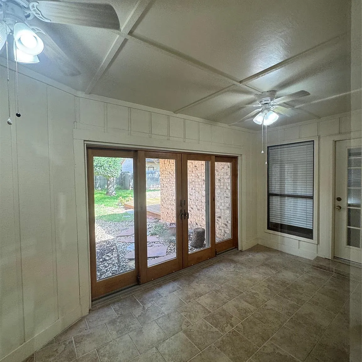 3 bed, 1888 sqft, $2,895 — Photo 3