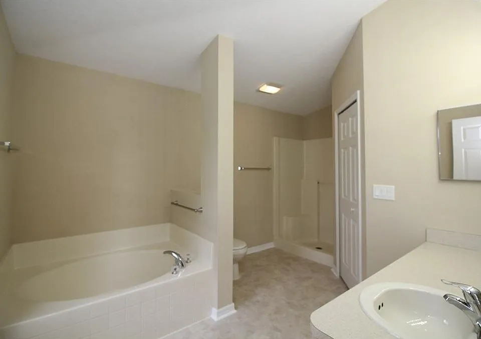 1151 N 13th Sq