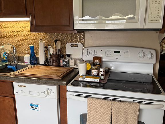 2nd image of 3482 S 82nd St APT 2