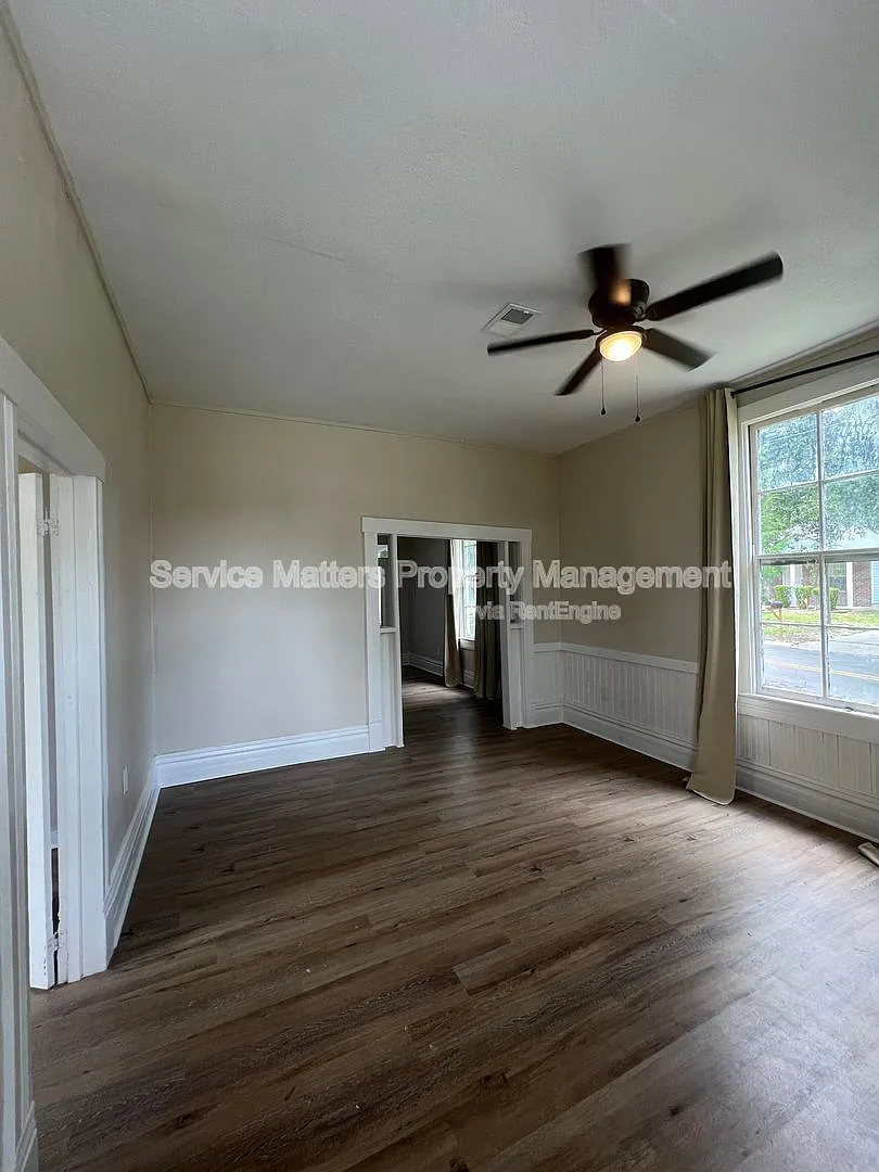 3 bed, 2.0 bath, 1368 sqft, $1,650 — Photo 4