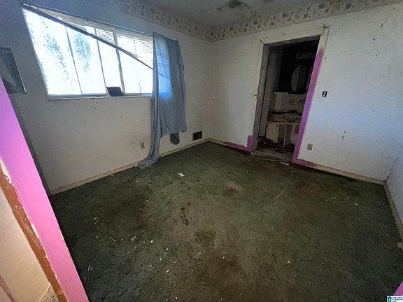 5th image of 237 Lexington St
