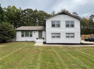 175 King Arthur Dr, Lawrenceville, GA 30046