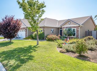 2172 Carson Ave, Clovis, CA 93611