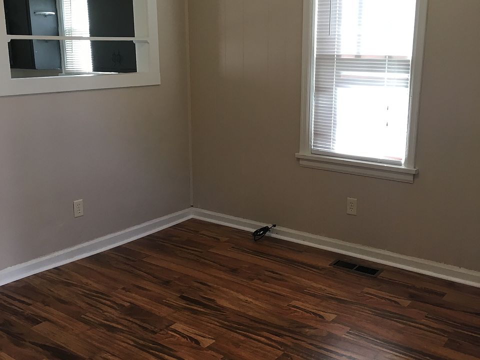 2nd image of 529 17th St