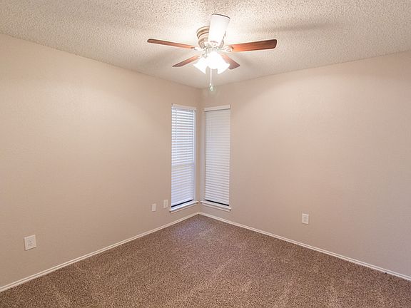 5th image of 7 Alamosa Dr