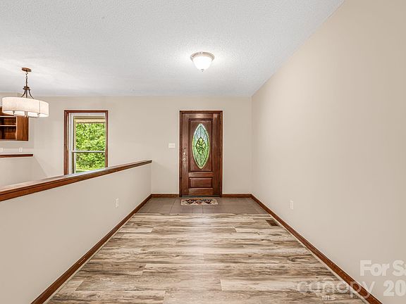 5th image of 35 Byrd Rd