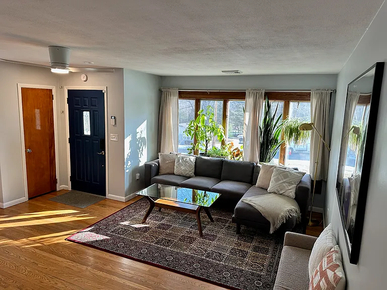4 Maplewood Dr — Photo 8