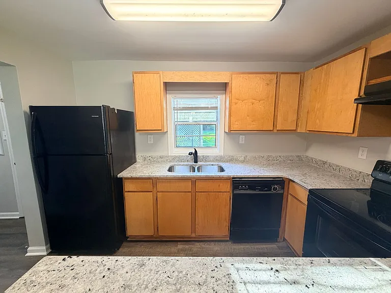 212 N Owens St — Photo 11