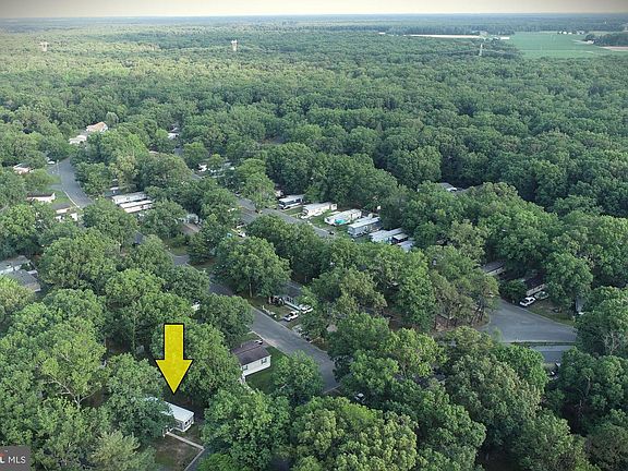 4th image of 47 Schalick Dr