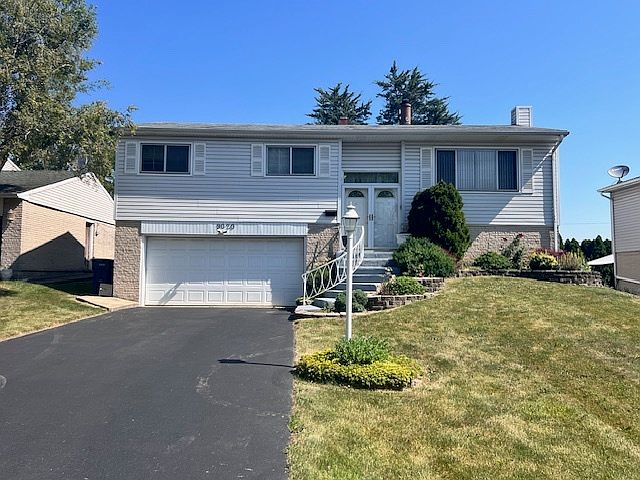 1st image of 9020 Forest Dr