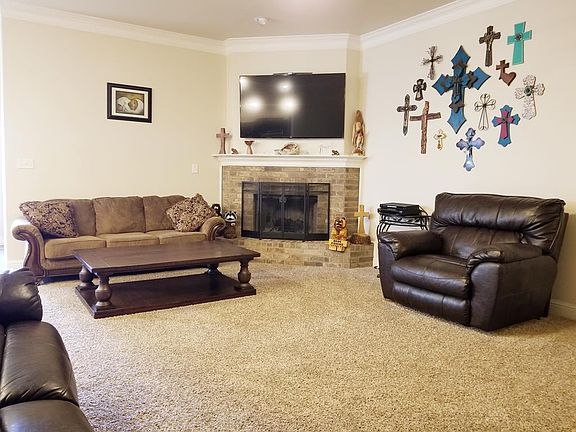 2nd image of 406 Mel Ott Ln