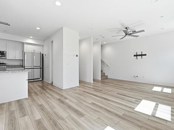 5th image of 8386 Yosemite St