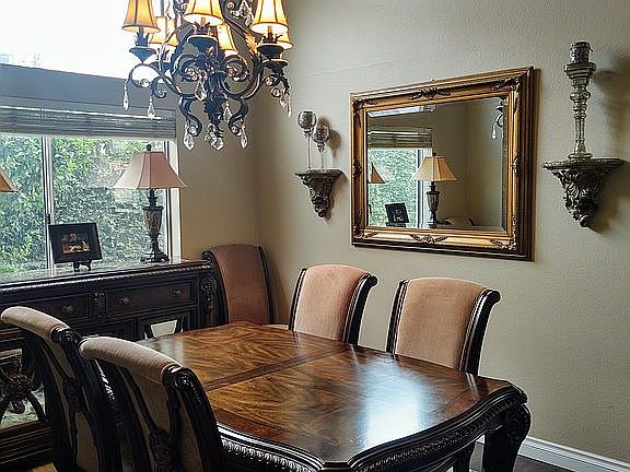 Formal Diningroom 