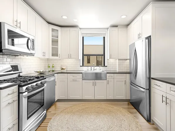 61 Eastern Pkwy APT 6D, Brooklyn, NY 11238
