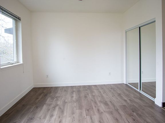 4th image of 0103 SW Meade St APT 12