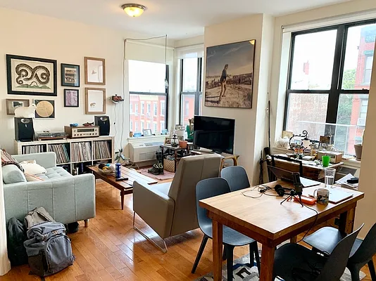 Rented by Garfield Realty  | media 11