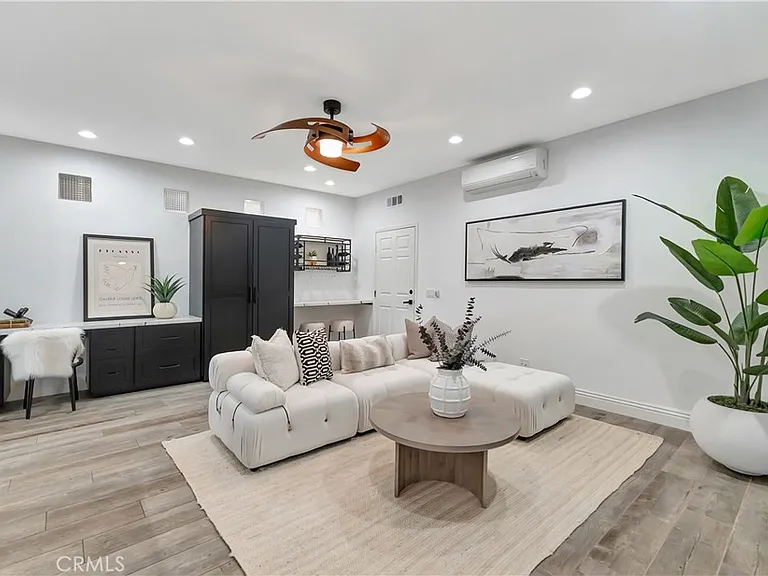 620 22nd St — Photo 23