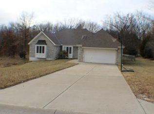 12029 Nw 70th Street, Parkville, MO 64152
