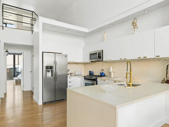 364 Myrtle Avenue image 5 of 23