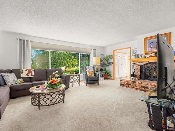 4th image of 28808 Mountain Meadow Rd