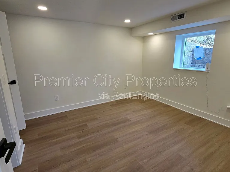 240 McGregor Ave #1 — Photo 17
