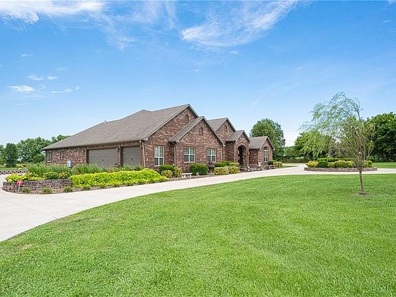5th image of 1811 Little Flock Dr