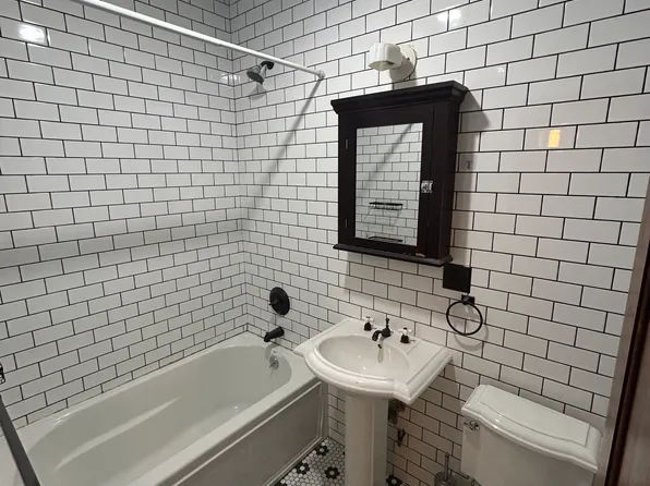 235 Kent Avenue image 10 of 14