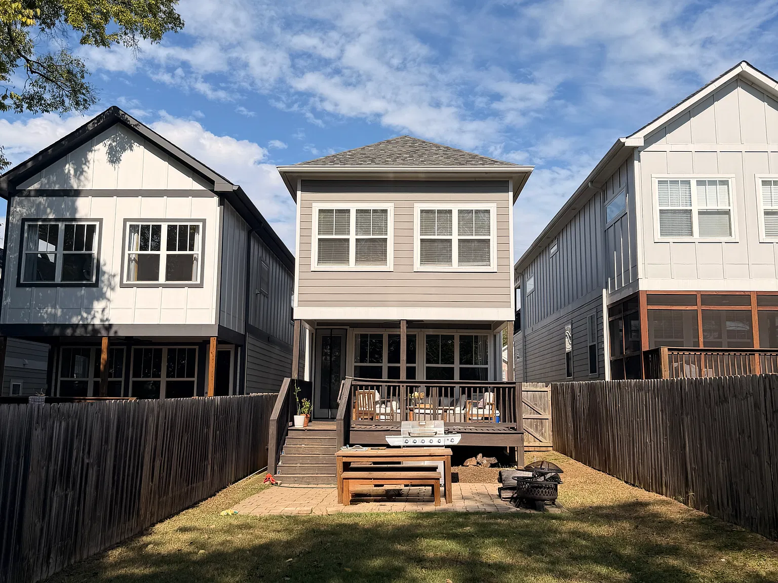3 bed, 1850 sqft, $3,200 — Photo 2