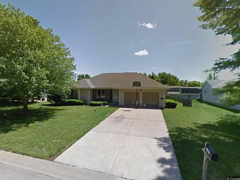 5585 McCormick Dr — Photo 1