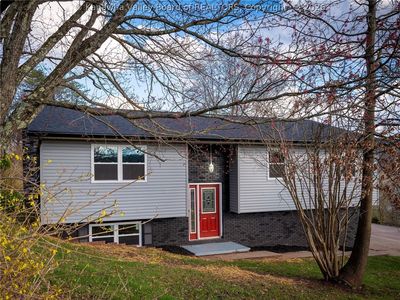 5302 Linda Vista Dr, Charleston, WV, 25313