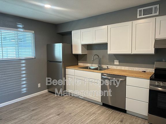 4th image of 1315 W 4th St